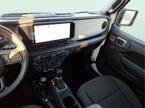 Certified 2025 Jeep Wrangler Unlimited Sport AWD/4WD image 19