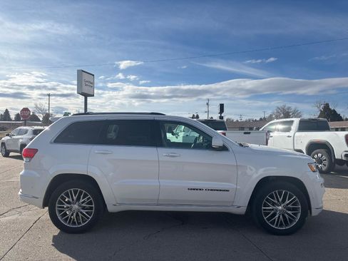 Used 2017 Jeep Grand Cherokee Summit image 10