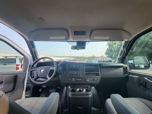 Used 2025 Chevrolet Express 3500 LT w/ LT Preferred Equipment Group RWD image 19