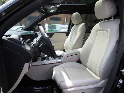 Used 2026 Mercedes-Benz GLB 250 4MATIC image 19