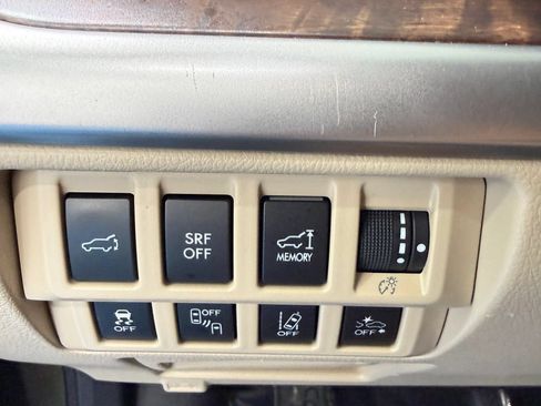 Used 2017 Subaru Outback 2.5i Limited AWD/4WD image 37