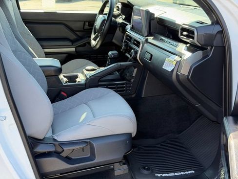 Used 2026 Toyota Tacoma SR5 AWD/4WD image 19