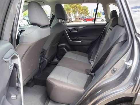 Used 2025 Toyota RAV4 XLE FWD image 10