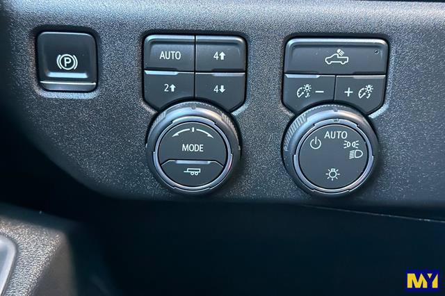 Certified 2026 Chevrolet Silverado 1500 LT AWD/4WD image 32