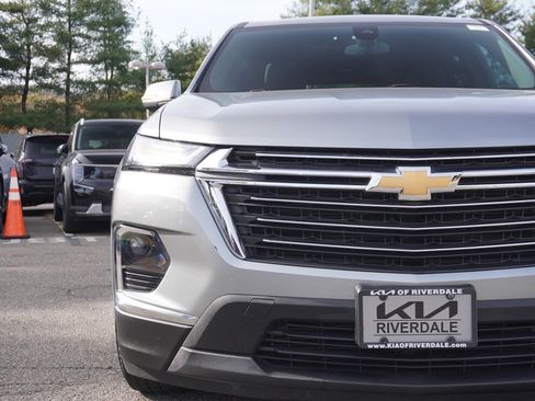 Used 2023 Chevrolet Traverse LT w/ LPO, Floor Liner Package image 15