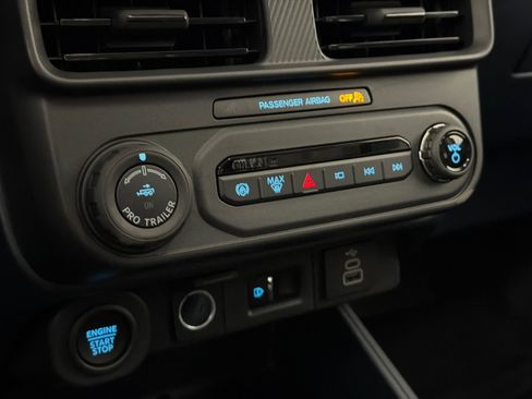 New 2026 Ford Maverick Lariat w/ Black Appearance Package image 27