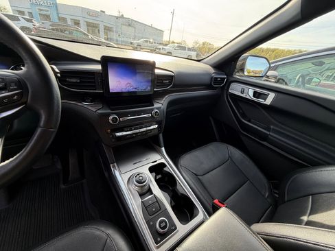 Used 2020 Ford Explorer Limited AWD/4WD image 9