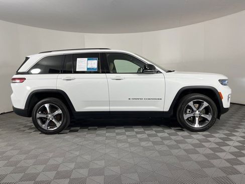 Used 2023 Jeep Grand Cherokee 4WD 4xe image 8