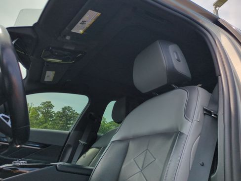 Used 2024 BMW i5 eDrive40i w/ Executive Package RWD image 16