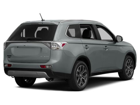 Used 2015 Mitsubishi Outlander SE image 12