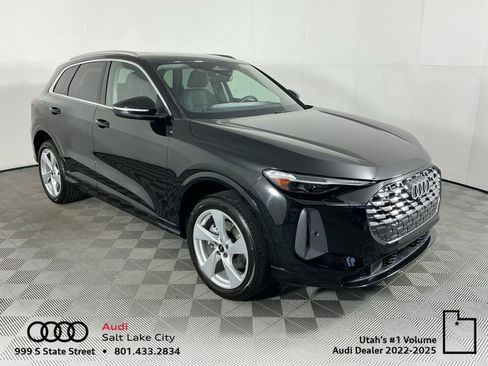 Used 2025 Audi Q5 Premium Plus w/ Premium Plus AWD/4WD image 1