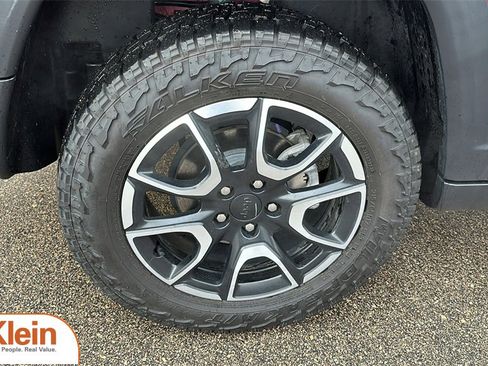 Used 2024 Jeep Compass Trailhawk image 9