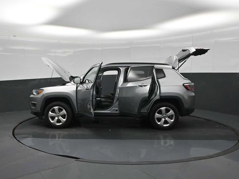 Used 2018 Jeep Compass Latitude w/ Popular Equipment Group AWD/4WD image 60