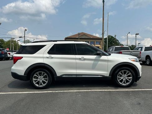 Used 2020 Ford Explorer XLT w/ Equipment Group 202A RWD image 10
