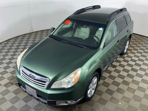 Used 2010 Subaru Outback 2.5i Premium image 9