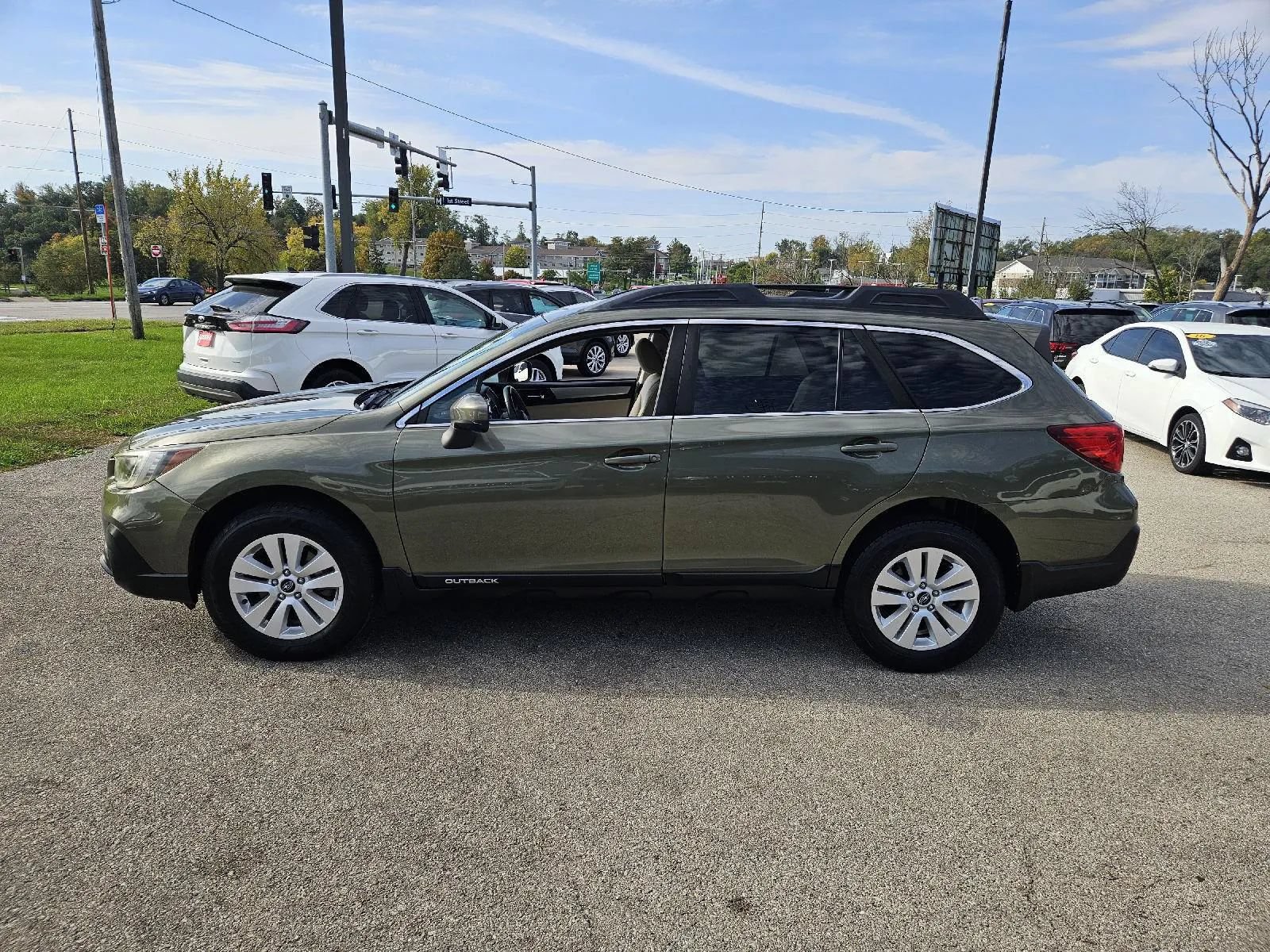 Used 2018 Subaru Outback 2.5i Premium AWD/4WD image 4