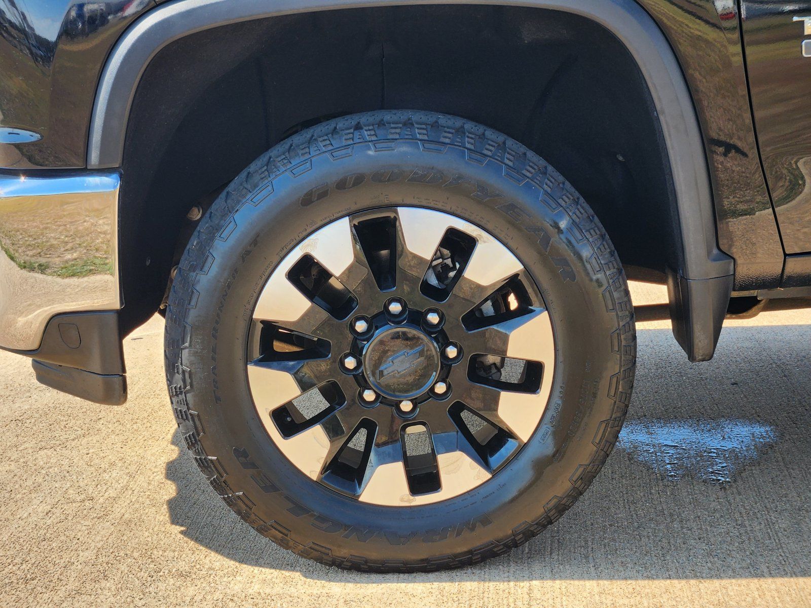 Used 2020 Chevrolet Silverado 2500 LT w/ Texas Edition RWD image 14