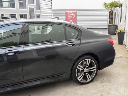 Used 2018 BMW 750i image 5