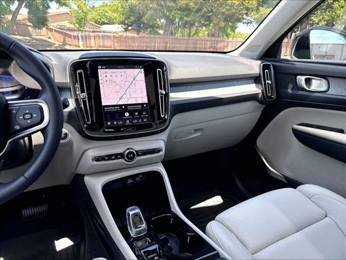 Used 2026 Volvo XC40 B5 Plus w/ Protection Package Premier AWD/4WD image 9