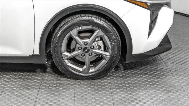 Used 2025 Kia K4 FWD image 33
