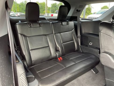 Used 2023 Ford Explorer Limited w/ Equipment Group 301A AWD/4WD image 35