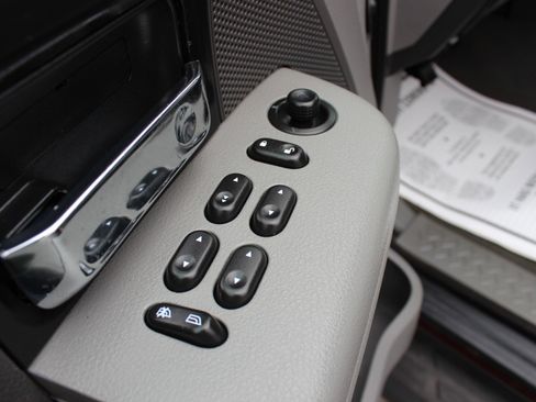 Used 2006 Ford F150 XLT image 15