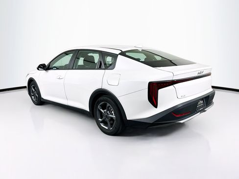 Used 2025 Kia K4 FWD image 5