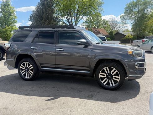 Used 2018 Toyota 4Runner Limited AWD/4WD image 91