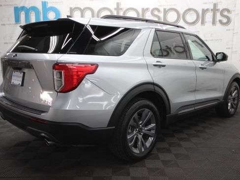 Used 2022 Ford Explorer XLT w/ Equipment Group 202A image 9