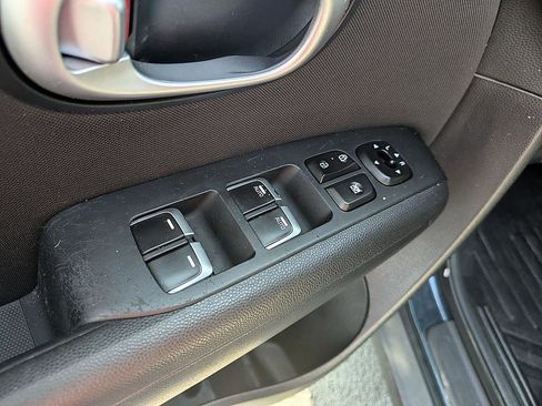 Used 2019 Kia Soul + image 13