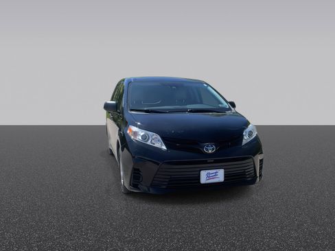 Used 2020 Toyota Sienna L FWD image 4