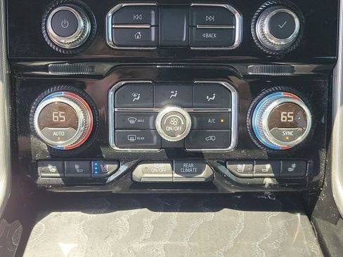 Used 2021 GMC Yukon Denali w/ Denali Ultimate Package AWD/4WD image 28