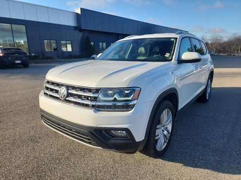 Used 2019 Volkswagen Atlas SE w/ Towing Package image 2