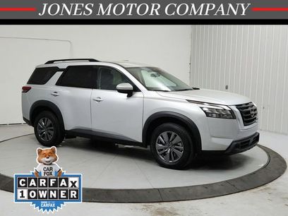 Used 2025 Nissan Pathfinder SV