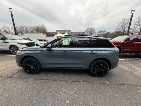 New 2026 Lincoln Corsair Reserve w/ Jet Appearance Package image 4