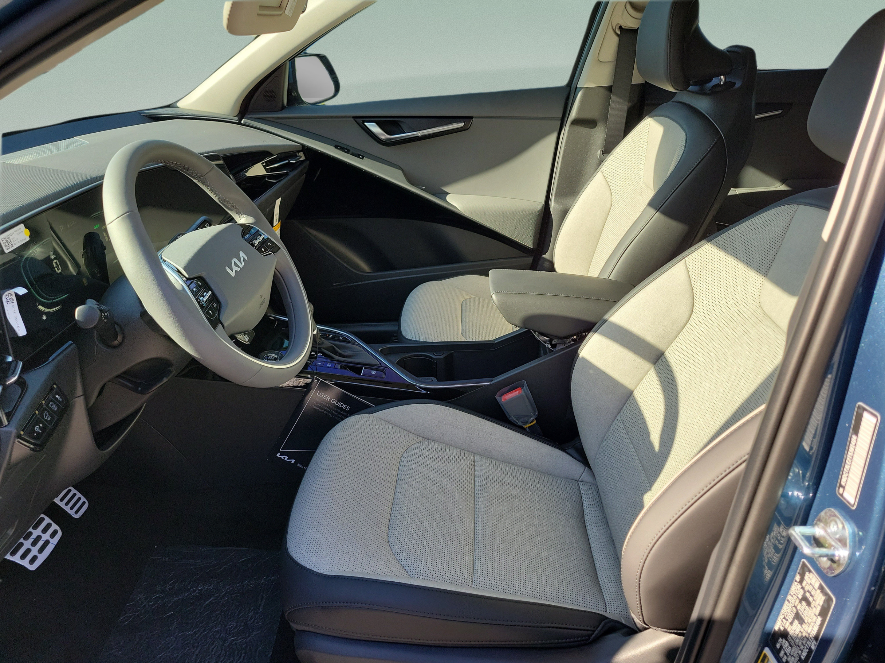 New 2026 Kia Niro SX Touring FWD image 15