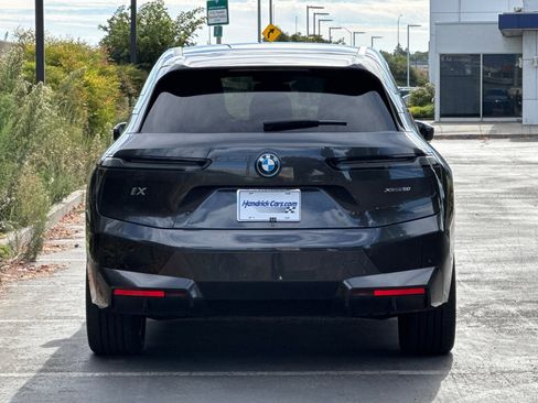 Used 2024 BMW iX xDrive50 w/ Premium Package AWD/4WD image 6