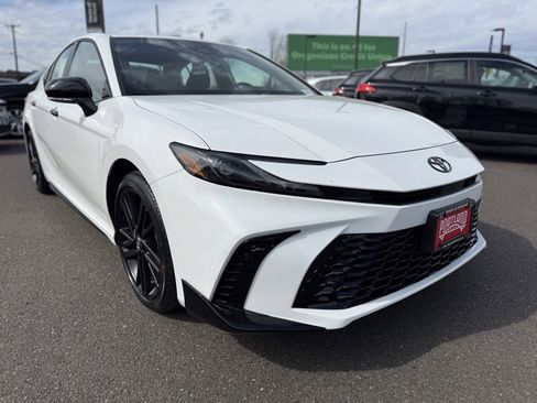 New 2026 Toyota Camry SE Nightshade image 3