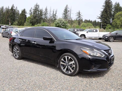 Used 2017 Nissan Altima 2.5 SR FWD image 5