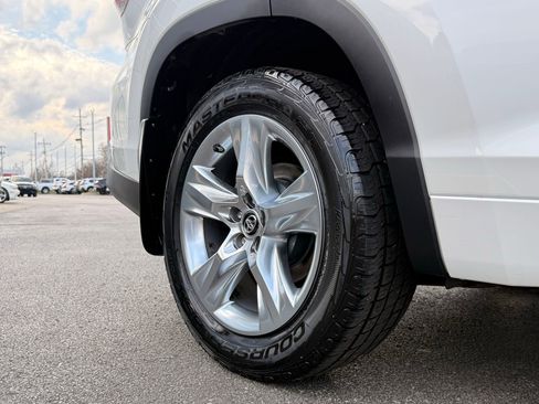 Used 2019 Toyota Highlander Limited image 12