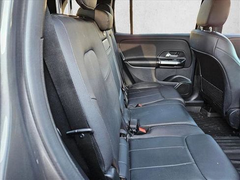 Used 2022 Mercedes-Benz GLB 250 w/ Premium Package Lite image 22