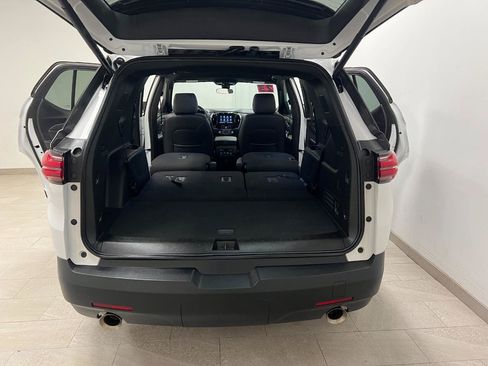 Used 2023 Chevrolet Traverse LT FWD image 40