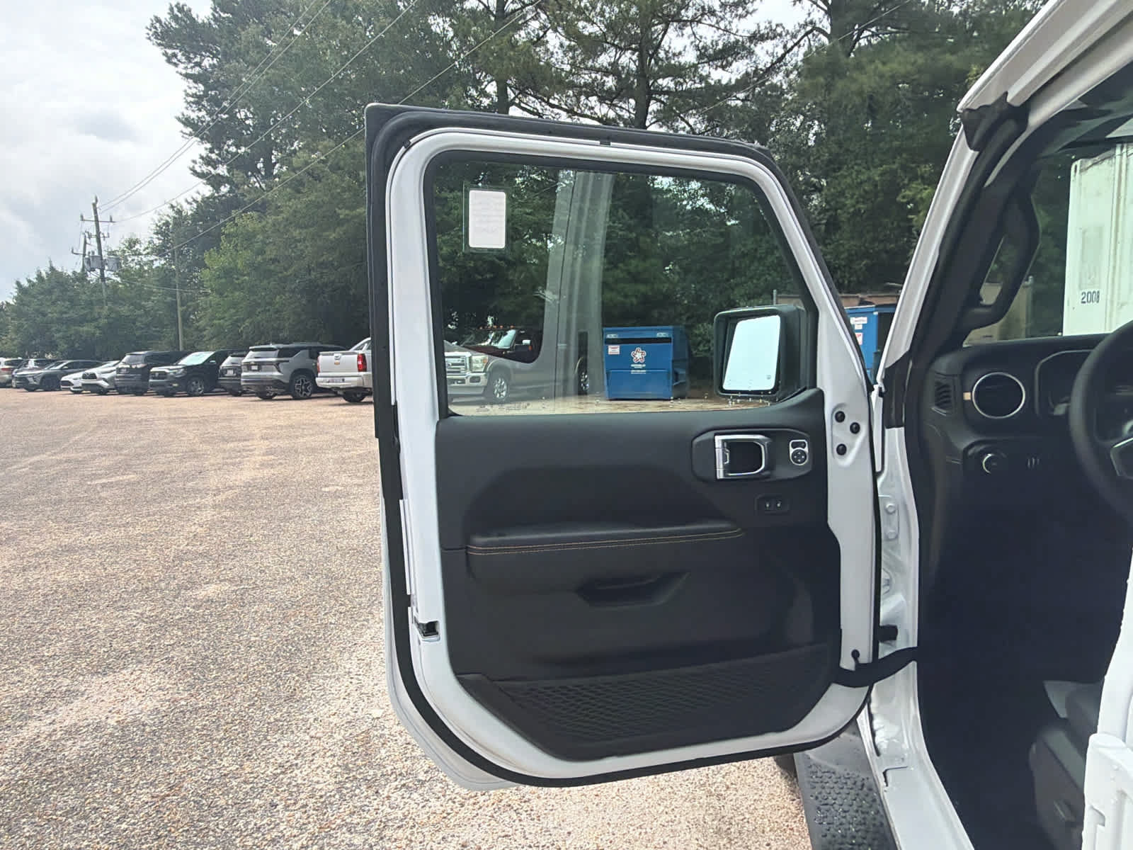 New 2026 Jeep Wrangler Unlimited Sahara AWD/4WD image 18