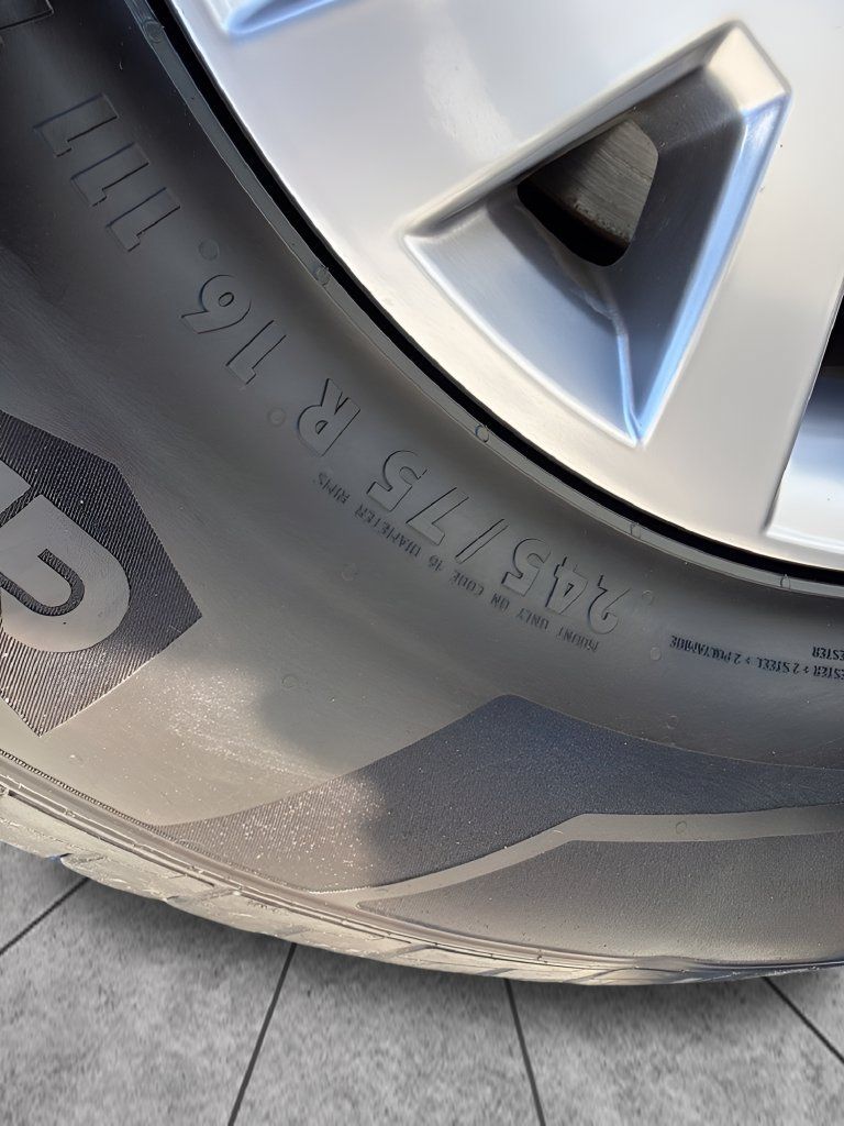 Used 2019 Toyota Tacoma SR5 RWD image 28