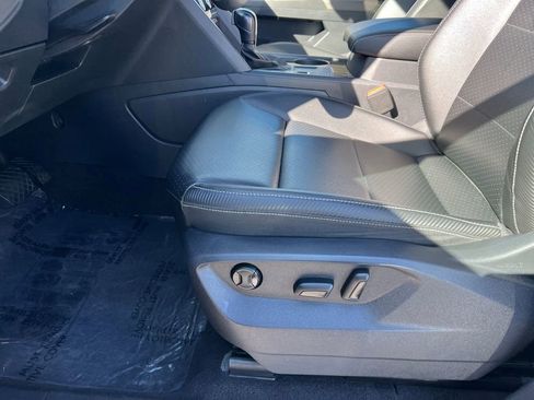 Used 2022 Volkswagen Atlas Cross Sport SE image 15