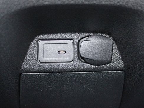 Used 2025 Mercedes-Benz Sprinter 2500 image 18