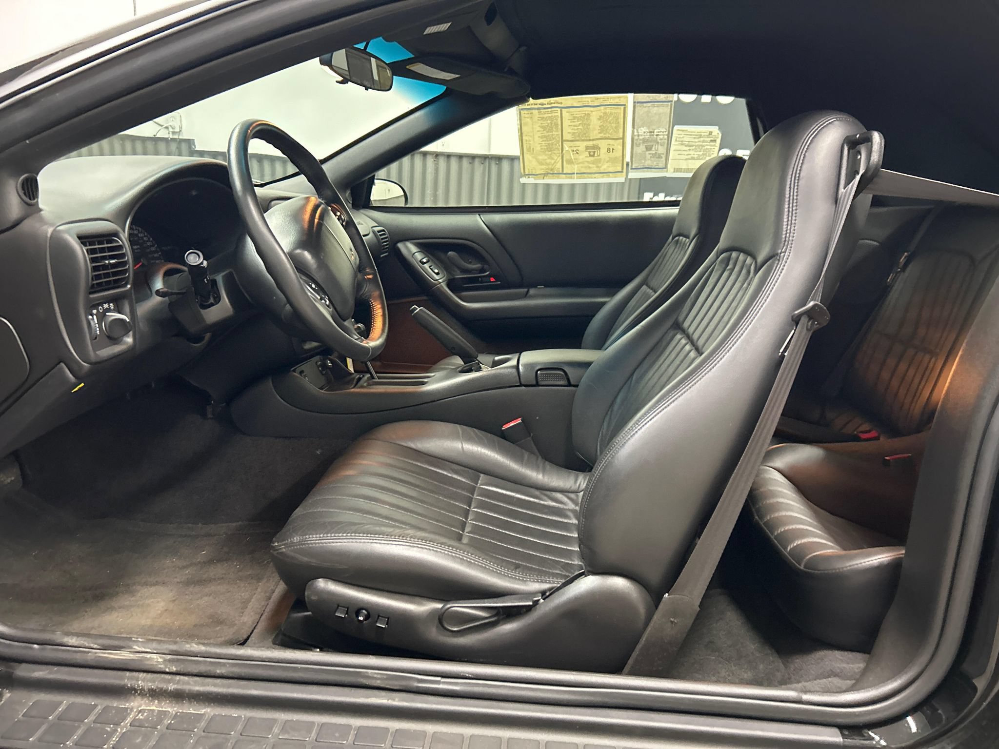 Used 2002 Chevrolet Camaro Z28 w/ Sport Appearance Pkg RWD image 8
