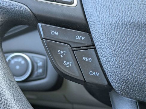 Used 2017 Ford Escape SE AWD/4WD image 35