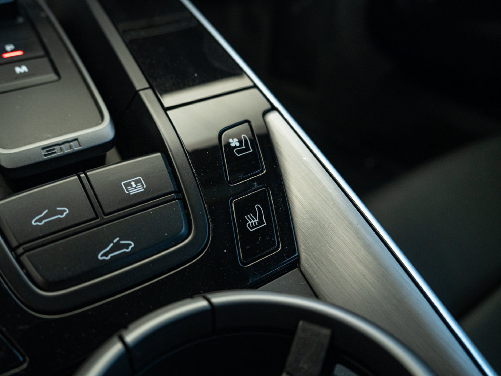 Certified 2022 Porsche 911 Turbo AWD/4WD image 15
