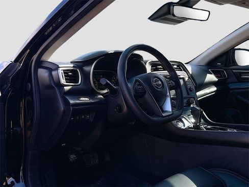 Used 2023 Nissan Maxima Platinum w/ Sport Mat Group image 9